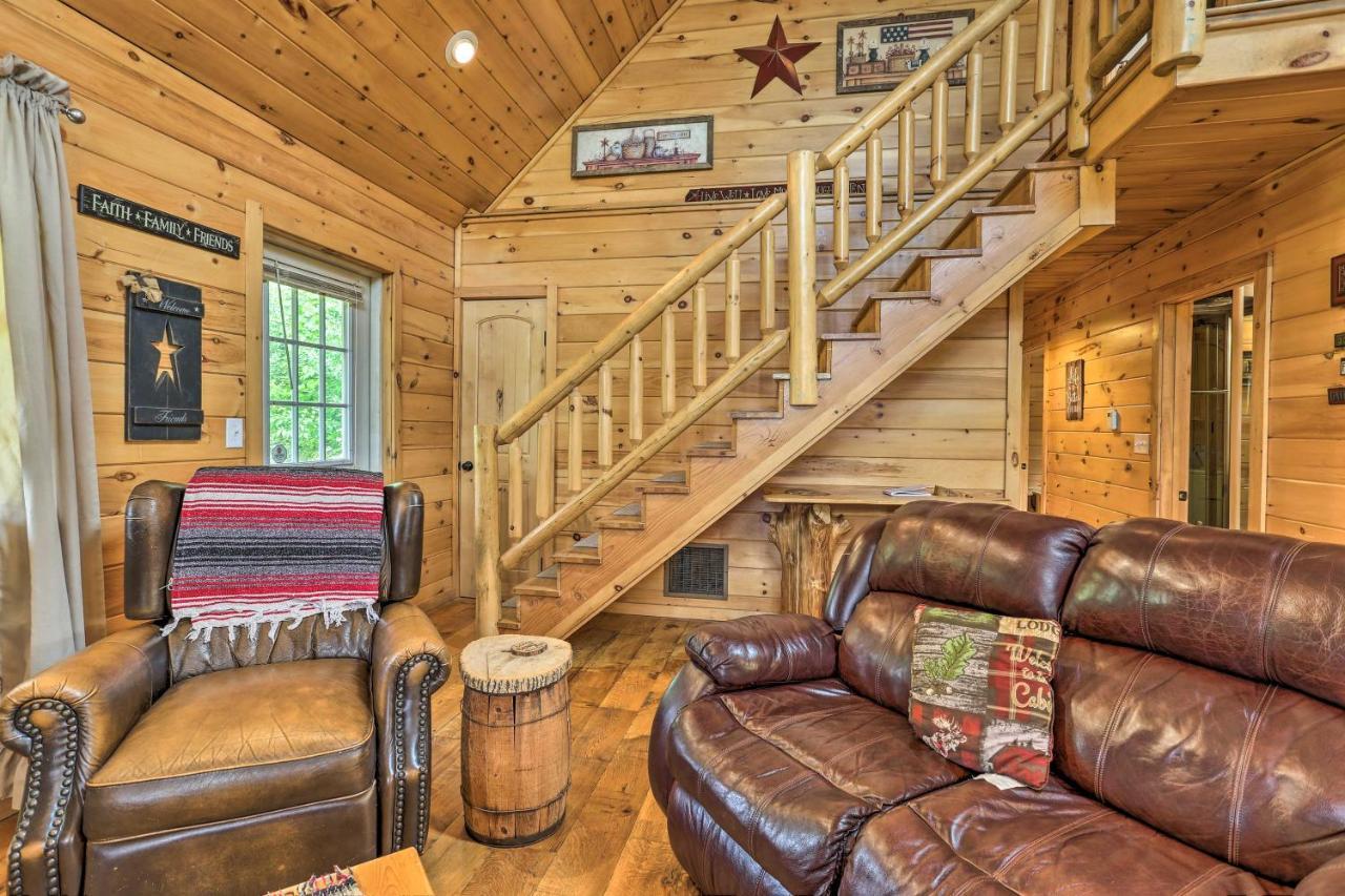 Charming With Porch And Valley Views!