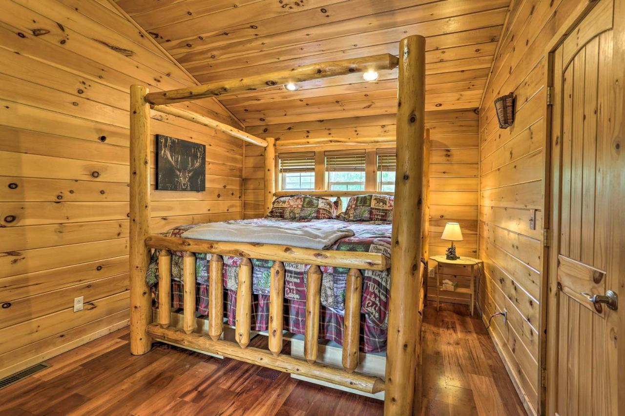 Charming With Porch And Valley Views!