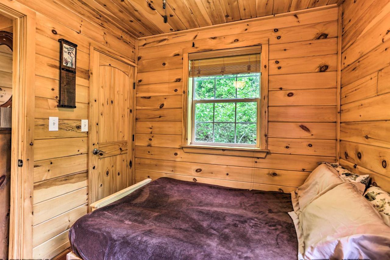 Charming With Porch And Valley Views! Holiday home Blakely