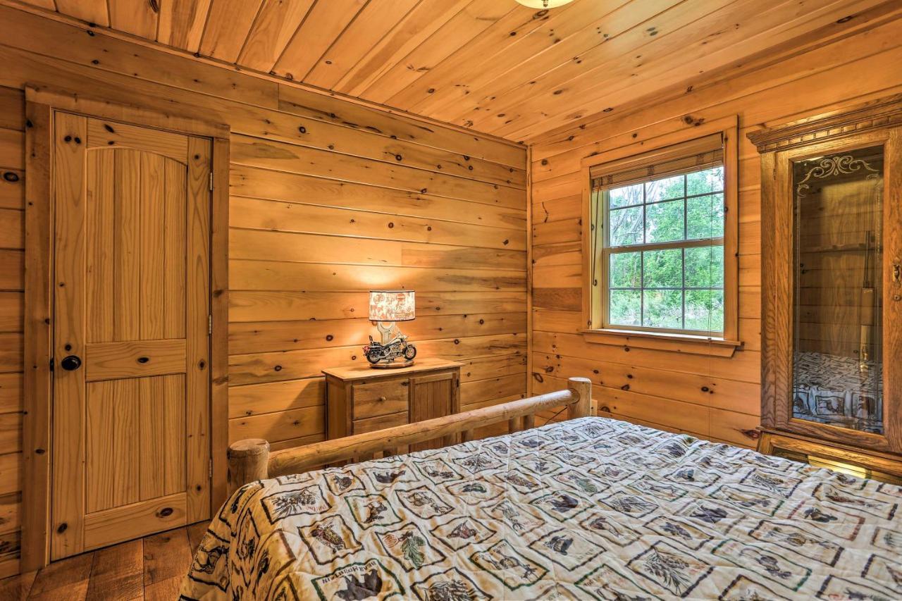 Charming With Porch And Valley Views! *